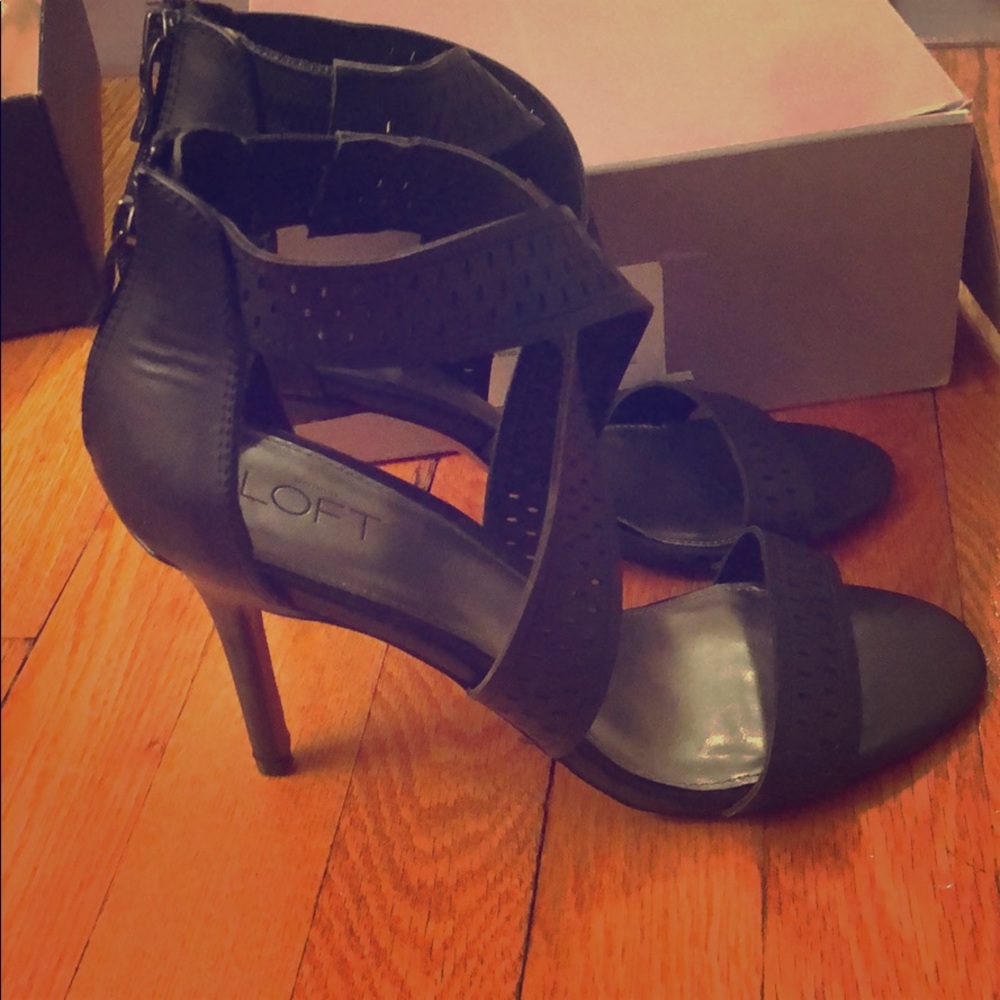 NEW Ann Taylor Loft Black Pump - Size 8.5